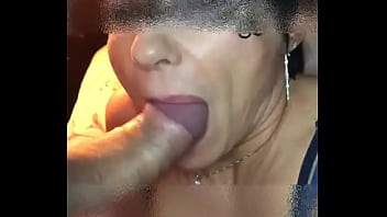 Preview 1 of Film Adult - La mia signora spompina il bull