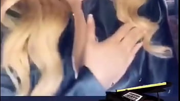 Preview 3 of Hombre Tiene Sexo Con Yegua - Lindo escote de Aracely Ar&aacute_mbula
