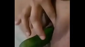 Preview 4 of Kek L - Embarazada se masturba con su pepino