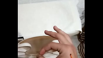 Preview 4 of Halt Hour Video - Chico mexicano orinando muy fuerte