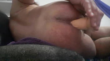 Preview 2 of Xxx Tow Boy And One Girl - Penetrando un dildo