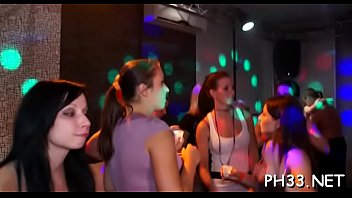 Preview 2 of Ue Sex - Trickling fur pie on the dance floor