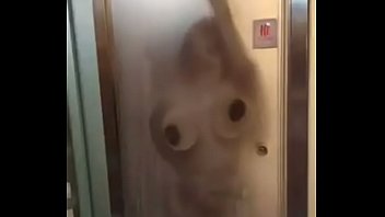 Preview 1 of Napoletana Lo Prende Nel Culo - 成都太古里 健身教练和丰满女会员在浴室操逼