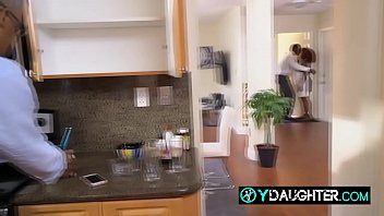 Preview 2 of Musim Sex - Daddy&#039_s friend slid in and out of her