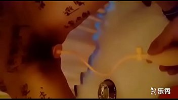 Preview 1 of Ww Xxxsex - 肉便器人妻调教 阴道插扩阴器 撑到拔出后分泌物中带血 大量放尿