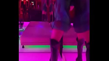 Preview 1 of Xxx Video Gym - Alma del rey desnudandose
