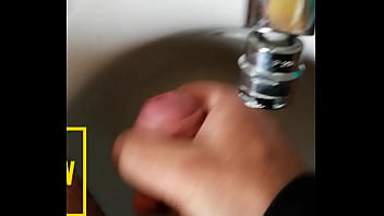 Preview 2 of Purulia Xxx Videos - Sborrata nel bidet