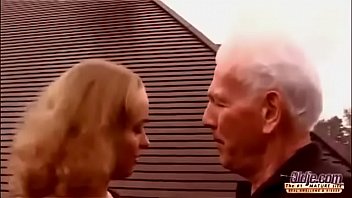 Preview 1 of Balk Oman - Dad piss girl