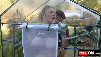 Preview 4 of Sik Wapcom - Big ass blondie with amazing big natural tits fucked in her garden - Jenna Starr,  Diego Perez