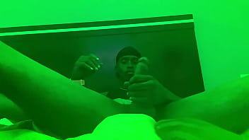 Preview 2 of Xxnnxx Muslim Garlas - Iamspanky jacking himself off