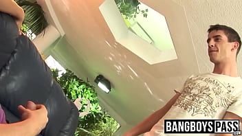 Preview 1 of School 8yer - Horny bottom climaxes while fucked raw and hard