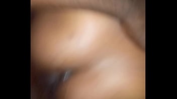 Preview 2 of New Years Eve Threesome - Ela n&atilde_o aguentou com a minha energia.