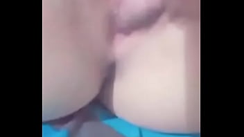 Preview 4 of Huge Saggy Tits Indian - Mi amiguita virgen d&aacute_ndose dedito