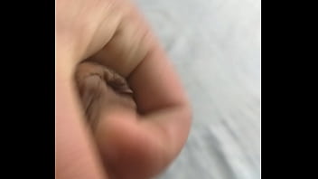 Preview 1 of Villege Auty - Porn&ocirc_ para mulheres. Punheta no quarto