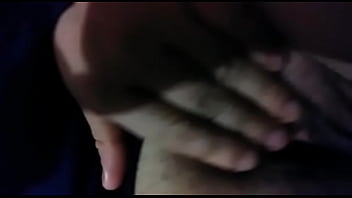 Preview 3 of Chodne Wali Sexy - La mam&aacute_ de mi amigo se masturba