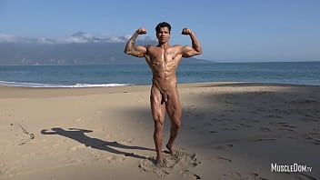 Preview 3 of Indea Xnxx - Muscle worship on the beach