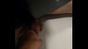 Preview 2 of King Quene Sex Xxx - Punheta no banheiro