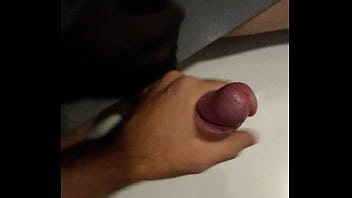 Preview 1 of King Quene Sex Xxx - Punheta no banheiro
