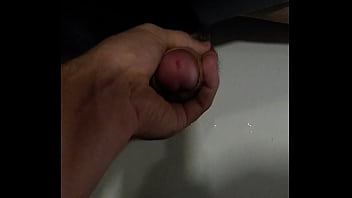 Preview 4 of King Quene Sex Xxx - Punheta no banheiro