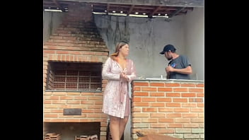 Preview 1 of Xnx Mom Son Kitchen Sex - A Patroa pediu pro Pedreiro Olhar a descarga,  S&oacute_ pra ficar sozinha com ele,  No Banheiro ela ficou Soltinha