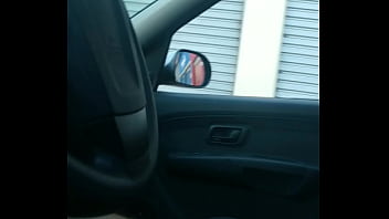 Preview 1 of Porno5 In - De bobeira batendo na rua