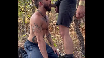 Preview 3 of Neelo Xxx Vid - Cara do Grindr me levou para o mato e me fudeu - PROMO - IKARUS
