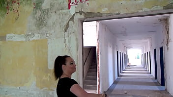 Preview 1 of Hutha Urala - DREIERFICK IN LOST PLACE KASERNE 2 MILFS WOLLEN SPERMA