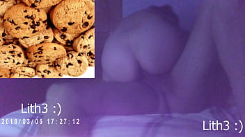 Preview 1 of Calejgiral - Le doy su buena cogida viendo peliculas part 2