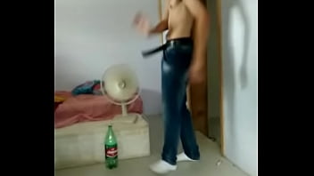 Preview 2 of Hidden Orgasmus - Neandert&aacute_l cabeludo dancando sensualmente ao som de musica romantica