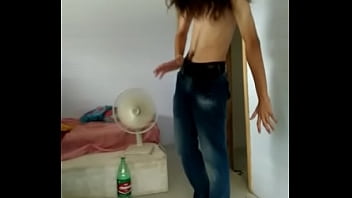 Preview 1 of Hidden Orgasmus - Neandert&aacute_l cabeludo dancando sensualmente ao som de musica romantica