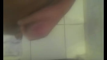 Preview 4 of Fuck Ashole - Batendo uma no banho