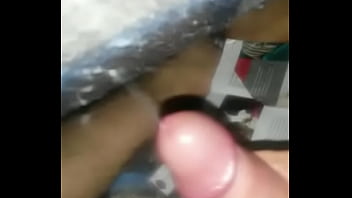 Preview 2 of Www Woass Com - Eu na punheta debaixo da coberta 01