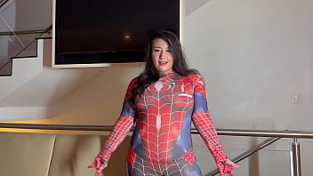 Preview 1 of Xnnnx New Sex Com - Mulher aranha salva an&atilde_o com um boquete profundo e hardcore