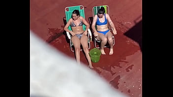 Preview 4 of Bisty Stepmom - Vecinas tomando sol en la terraza parte 3