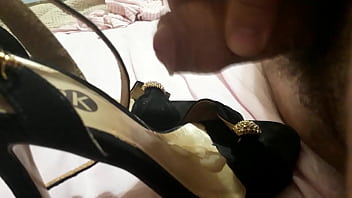 Preview 4 of Www Sex2020 - gozando no cal&ccedil_ado da coroa