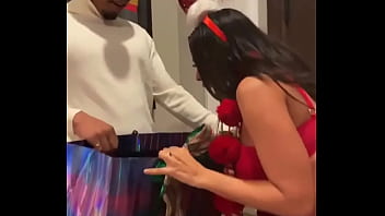Preview 2 of Amateyr Blonde Cumshot - Regalo de navidad Sorpresa