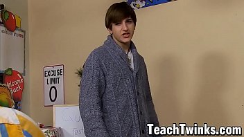 Preview 1 of Mother And Doughter - Twinks Billy London and Benjamin Riley enjoy hard ass fuck