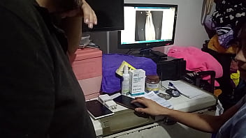 Preview 2 of Karen Fishar Pov - &iexcl_Cita con la  Doctora Perrospi se sale de control ! Ella prescribe un keleden extraforte intrapiernosa por 30 d&iacute_as,  va a tenerme bien atendido mientras siga quebrado.