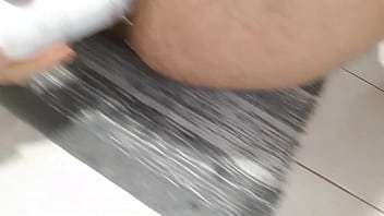 Preview 1 of Trhis Porno - Masturbazione con deodorante