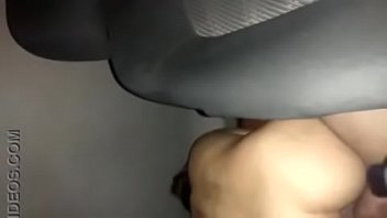 Preview 4 of Xn Vedeoscom - Gostosa Rabuda Trepando no carro