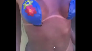 Preview 4 of Menorah Rock - Amanda Goulart gostosa bronzeada