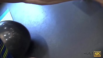 Preview 4 of Big Hard Rek - HUNT4K. Les jeunes amoureux ont d&eacute_cid&eacute_ que le sexe pour de l&#039_argent &eacute_tait une bonne chance