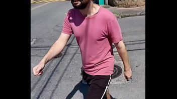 Preview 4 of Drinking Cum Horse - Andando sem cueca