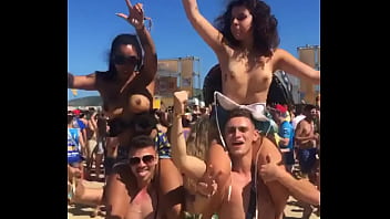 Preview 3 of Christmas Mia Khalifa - Peito em festa rave