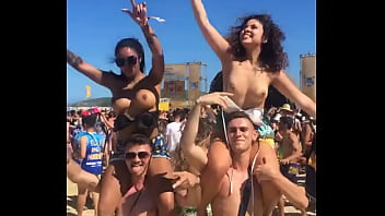 Preview 1 of Christmas Mia Khalifa - Peito em festa rave