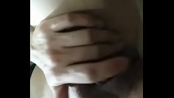 Preview 2 of Xxx Horsh And Garl - Se&ntilde_ora MILF tetona me muestra las tetas y la vagina