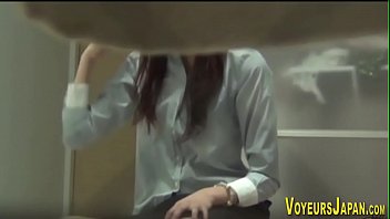 Preview 1 of Momy And Tens - Japanese babe toys pussy her pussy