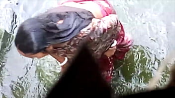 Preview 4 of Bay Bhan Xxx Indiyn - aunty open bath