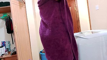 Preview 1 of Wifes Busty Sister - Slovenska teta skrita kamera porno