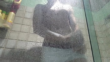 Preview 4 of Hot Kiss Xxxx - banho de cueca branca